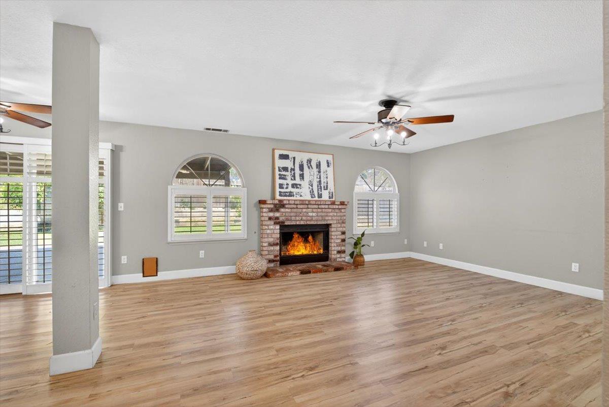 294 New Ct, Oakdale, CA 95361