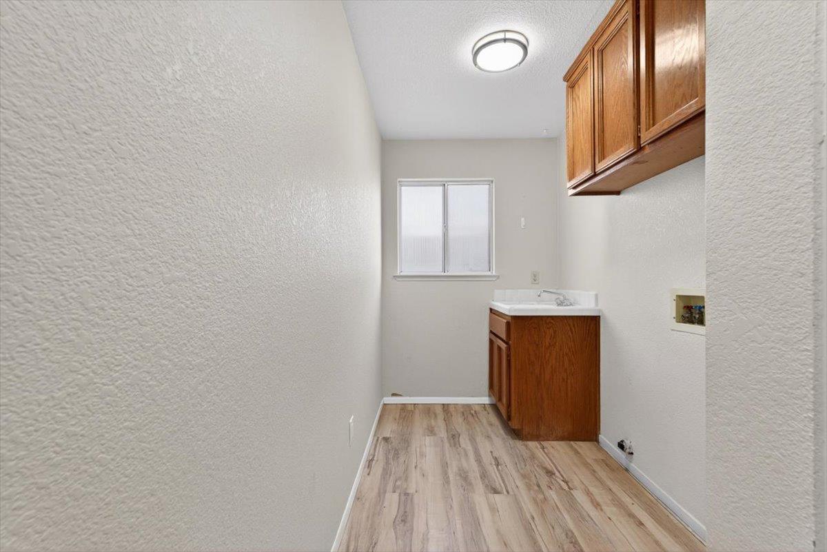 294 New Ct, Oakdale, CA 95361