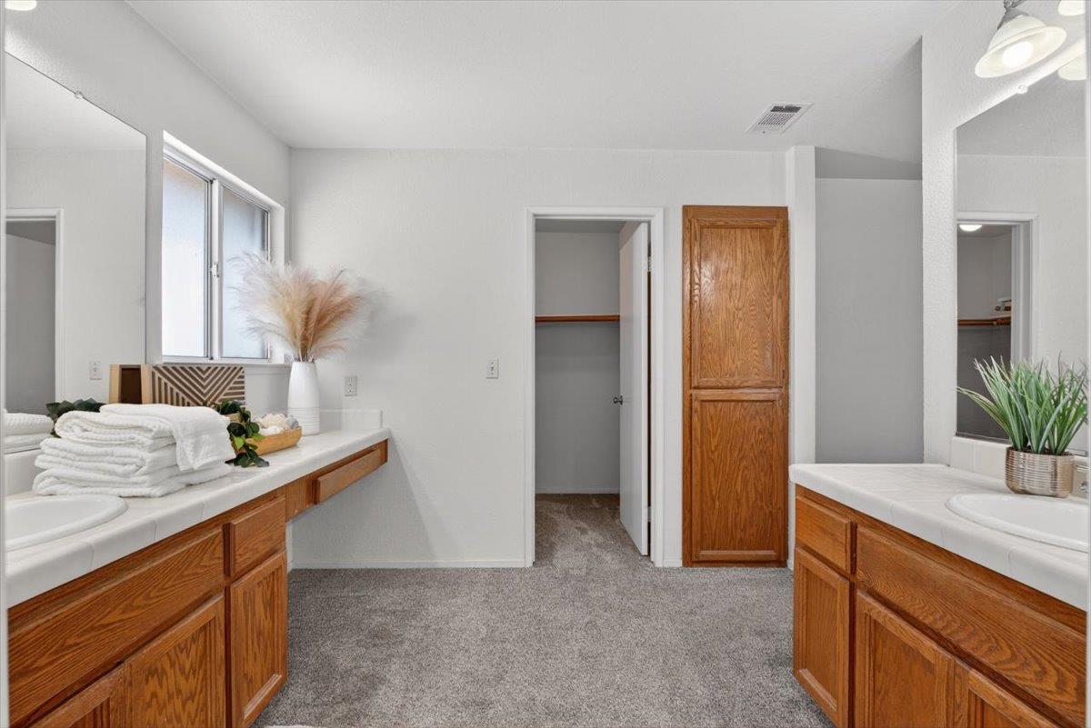 294 New Ct, Oakdale, CA 95361