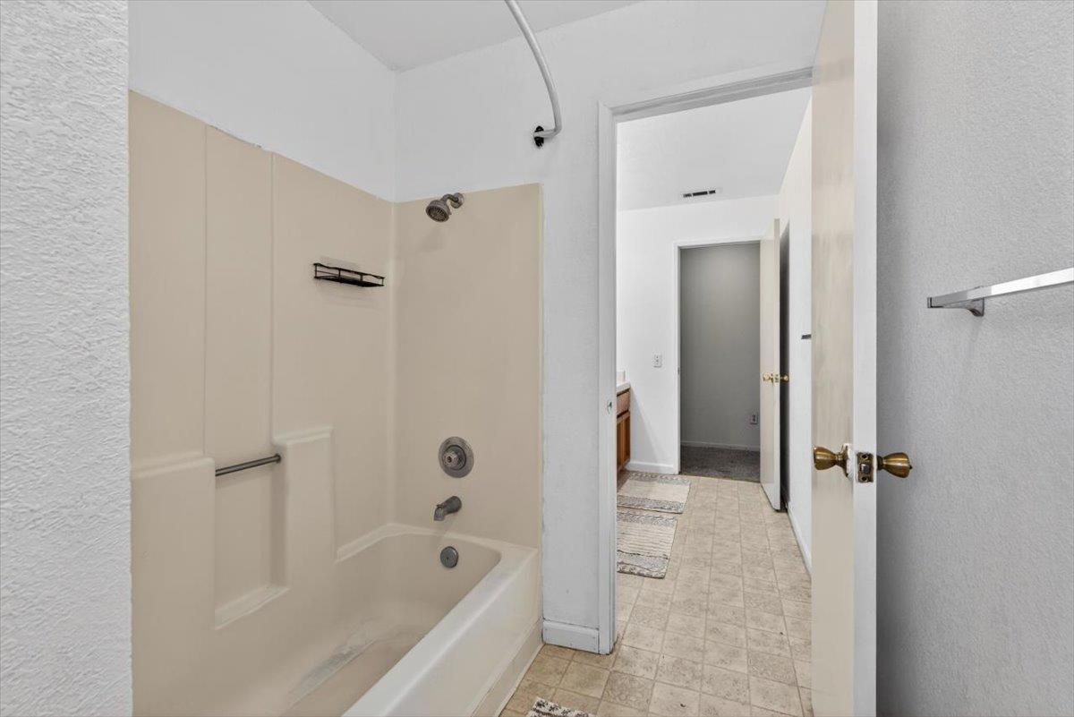 294 New Ct, Oakdale, CA 95361