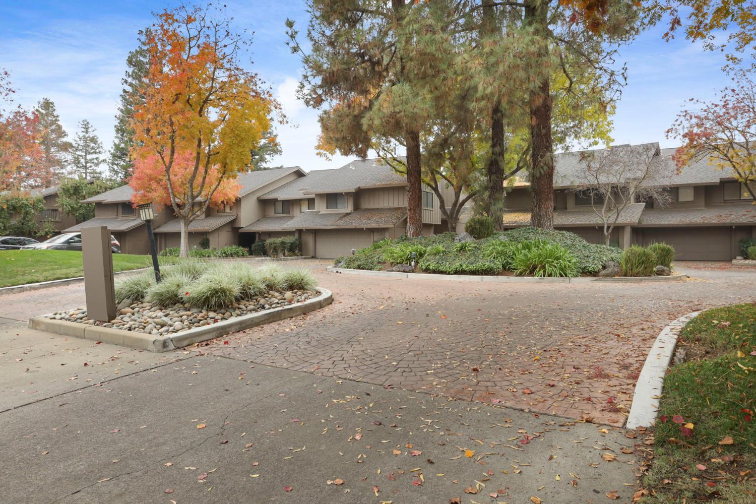 1917 Edgebrook Dr #D, Modesto, CA 95354