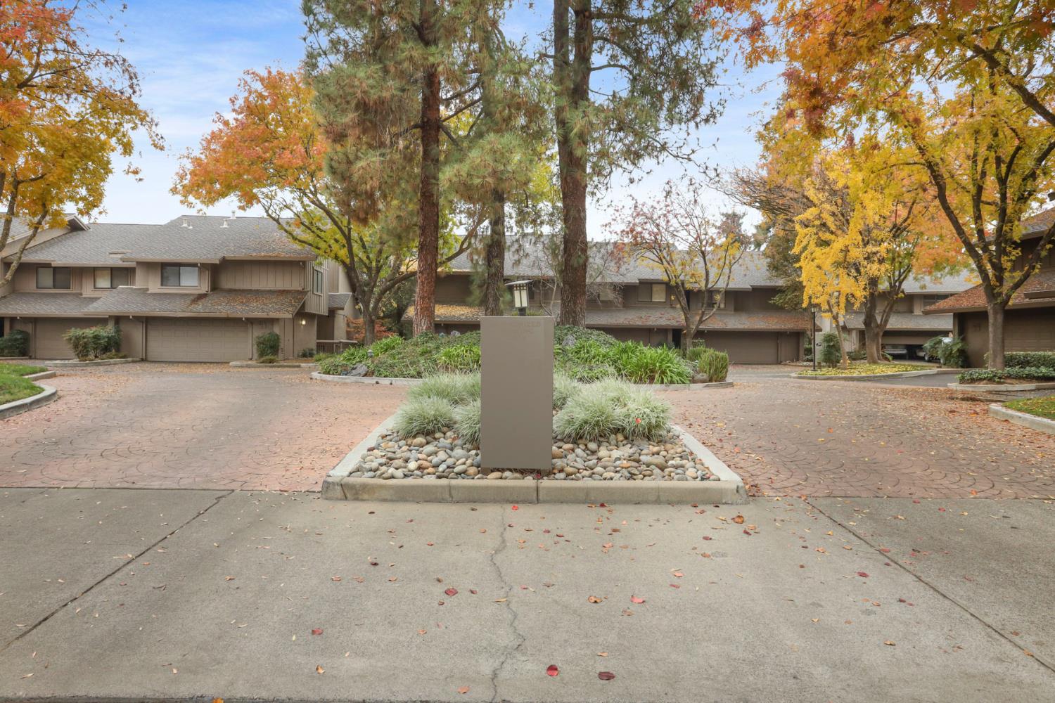 1917 Edgebrook Dr #D, Modesto, CA 95354