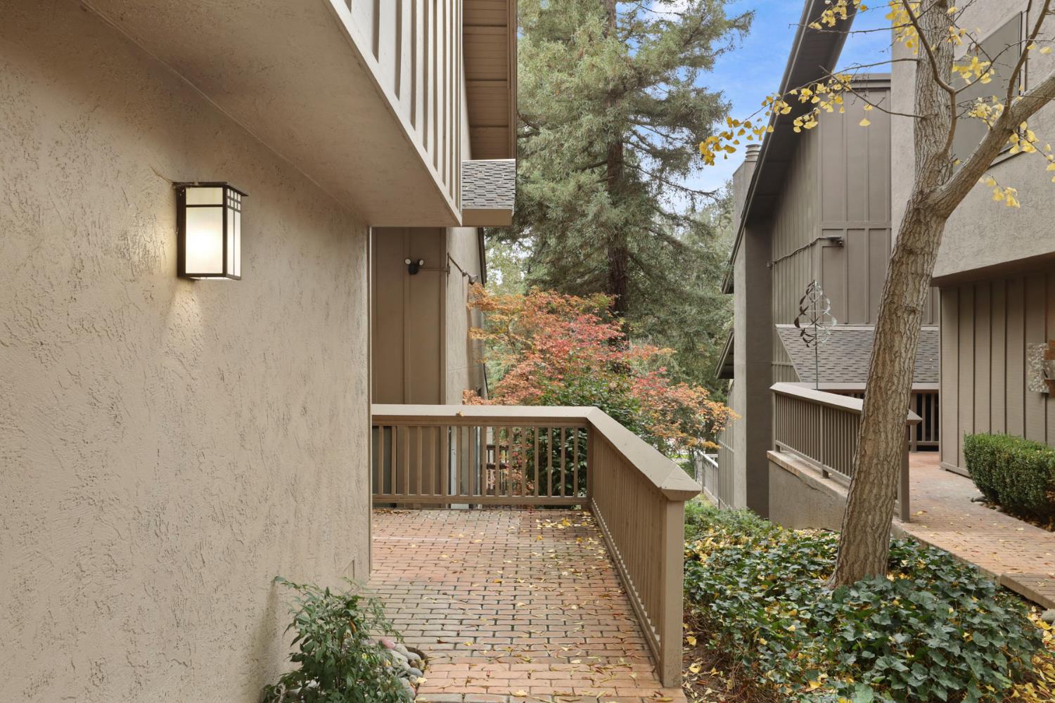 1917 Edgebrook Dr #D, Modesto, CA 95354