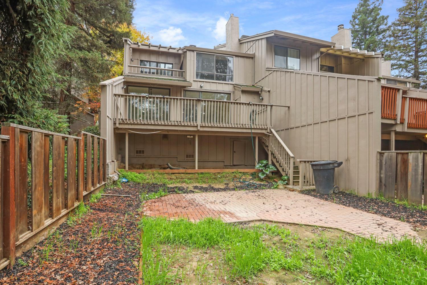 1917 Edgebrook Dr #D, Modesto, CA 95354