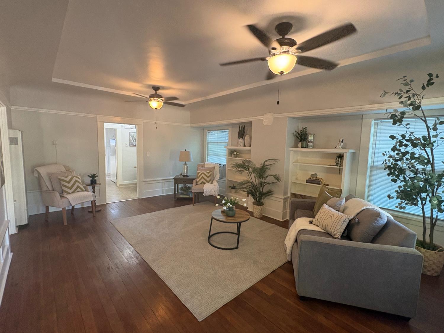 422 Sycamore Ave, Modesto, CA 95354