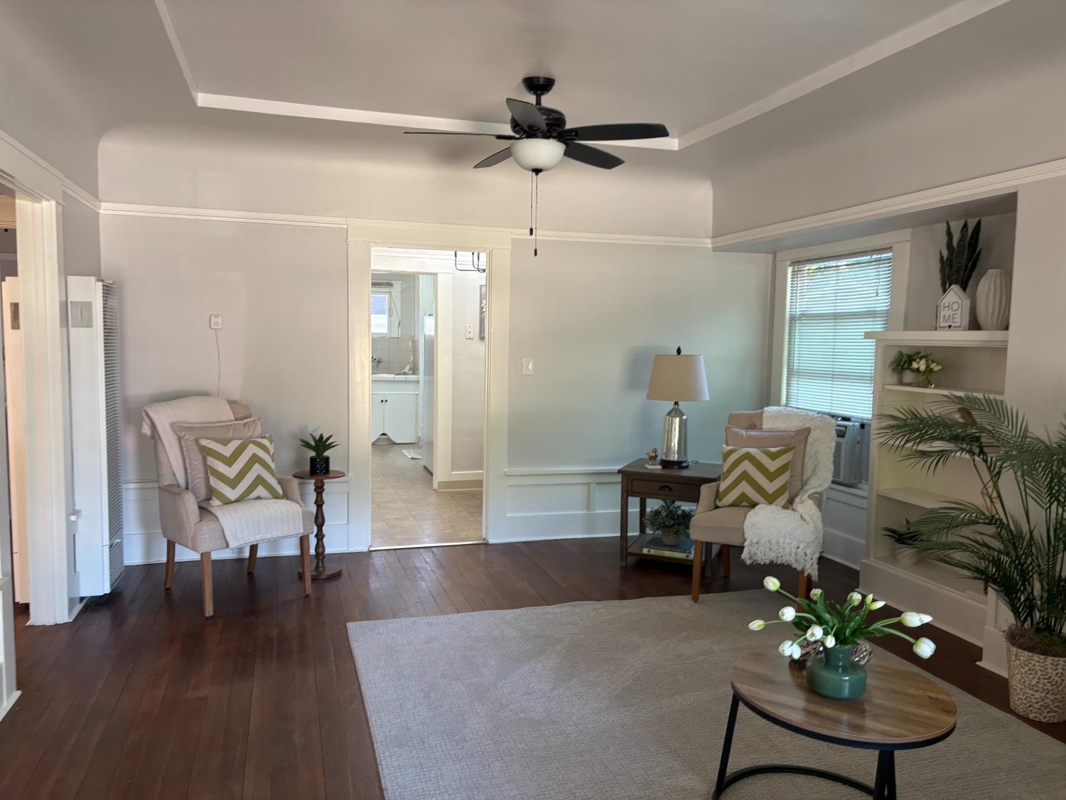 422 Sycamore Ave, Modesto, CA 95354