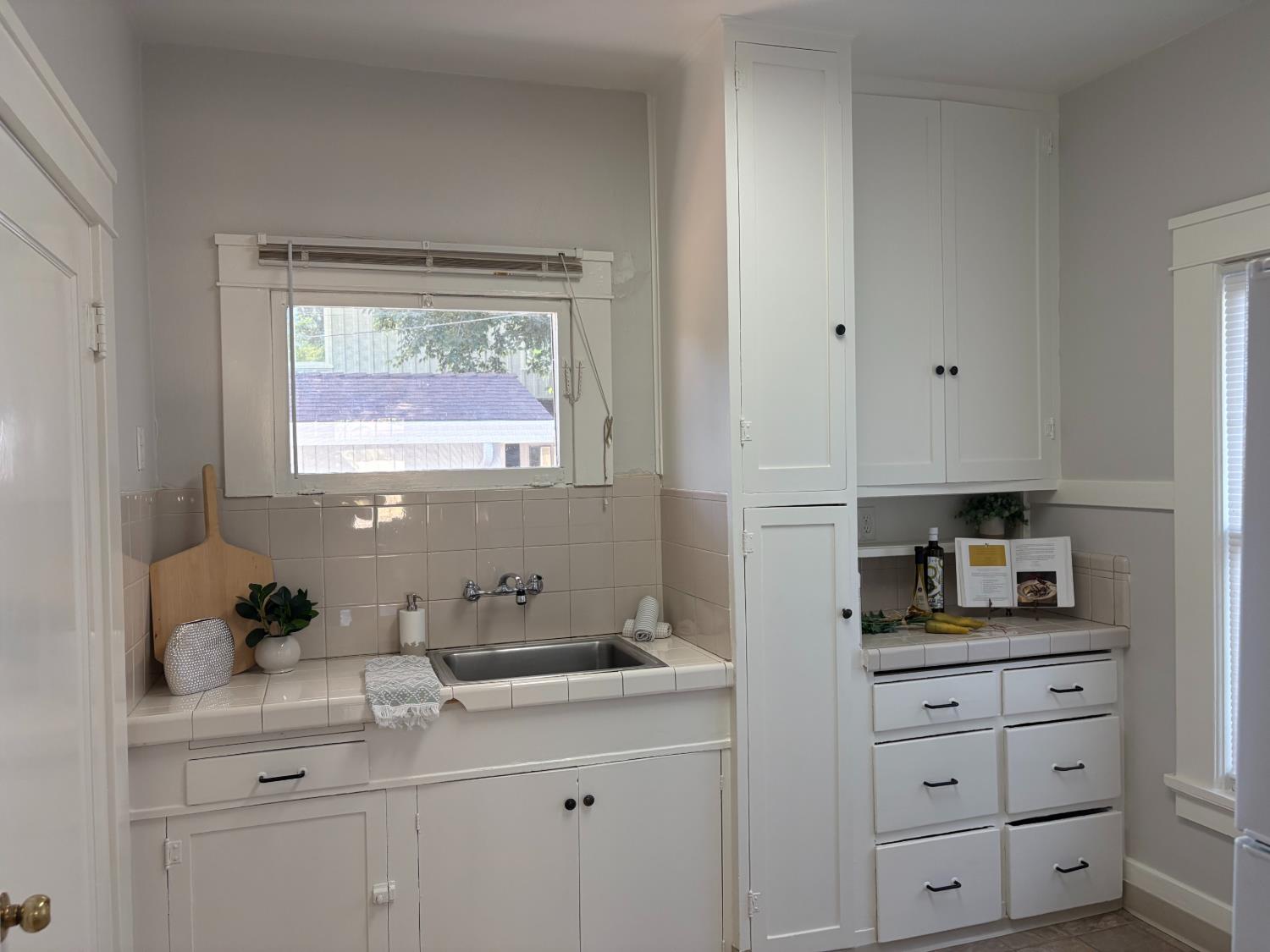 422 Sycamore Ave, Modesto, CA 95354