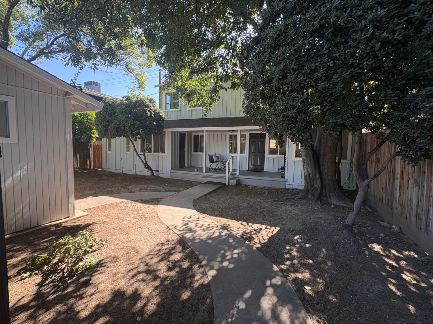 422 Sycamore Ave, Modesto, CA 95354