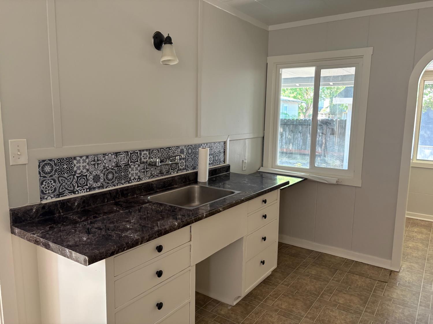 422 Sycamore Ave, Modesto, CA 95354