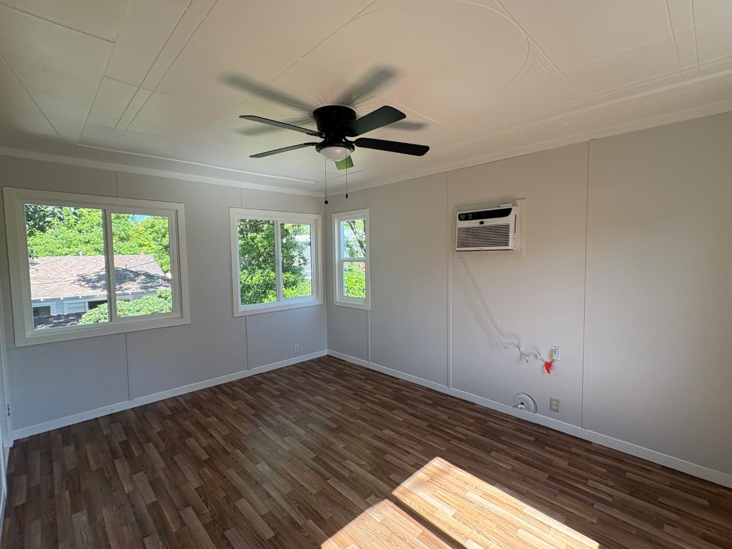 422 Sycamore Ave, Modesto, CA 95354