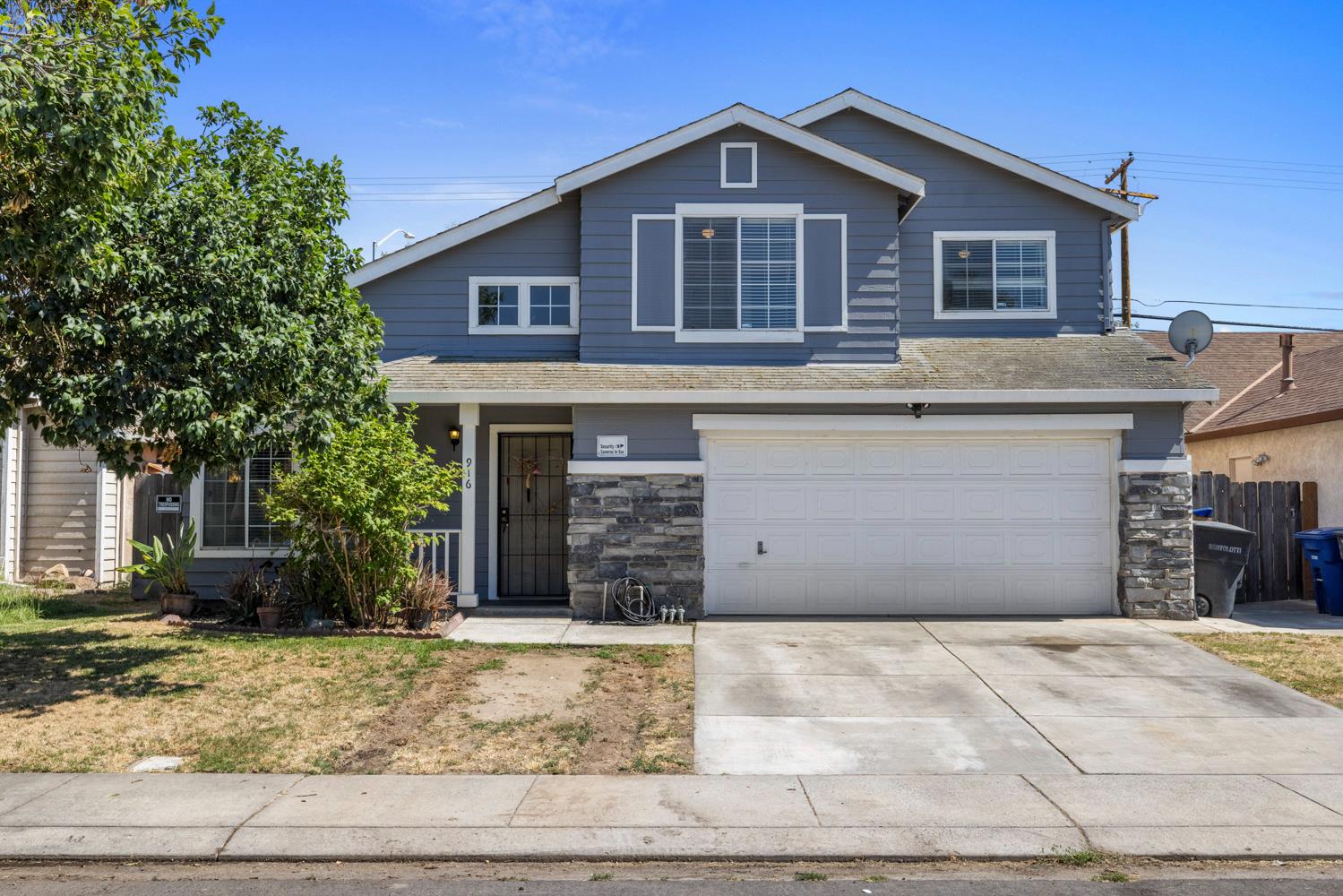 916 Fall River Dr, Modesto, CA 95351