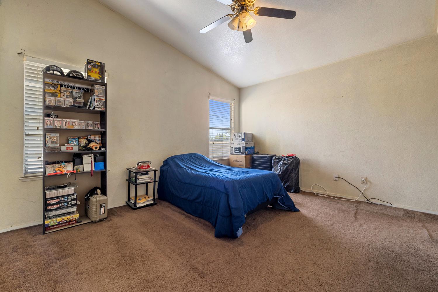 916 Fall River Dr, Modesto, CA 95351