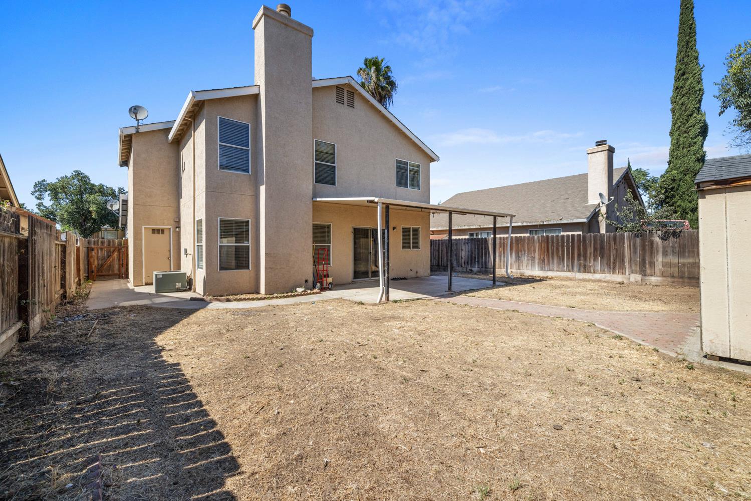 916 Fall River Dr, Modesto, CA 95351