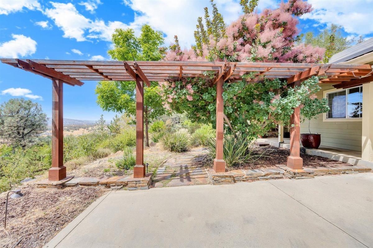 2441 Quail Hill Rd, Copperopolis, CA 95228