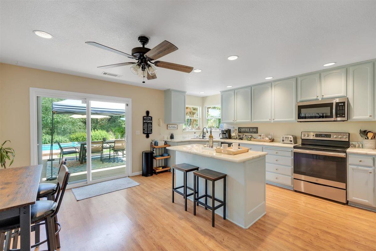 2441 Quail Hill Rd, Copperopolis, CA 95228