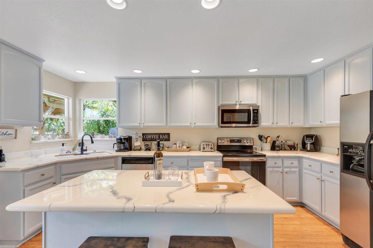 2441 Quail Hill Rd, Copperopolis, CA 95228