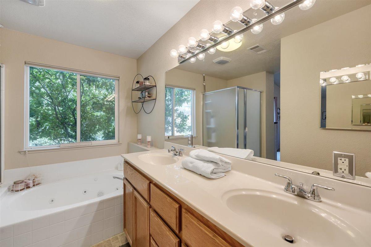 2441 Quail Hill Rd, Copperopolis, CA 95228