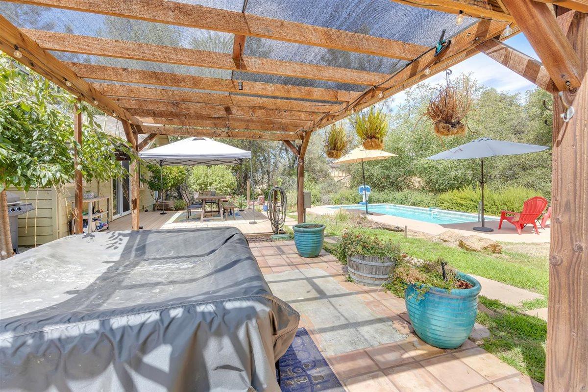 2441 Quail Hill Rd, Copperopolis, CA 95228