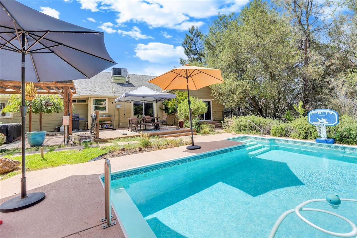 2441 Quail Hill Rd, Copperopolis, CA 95228