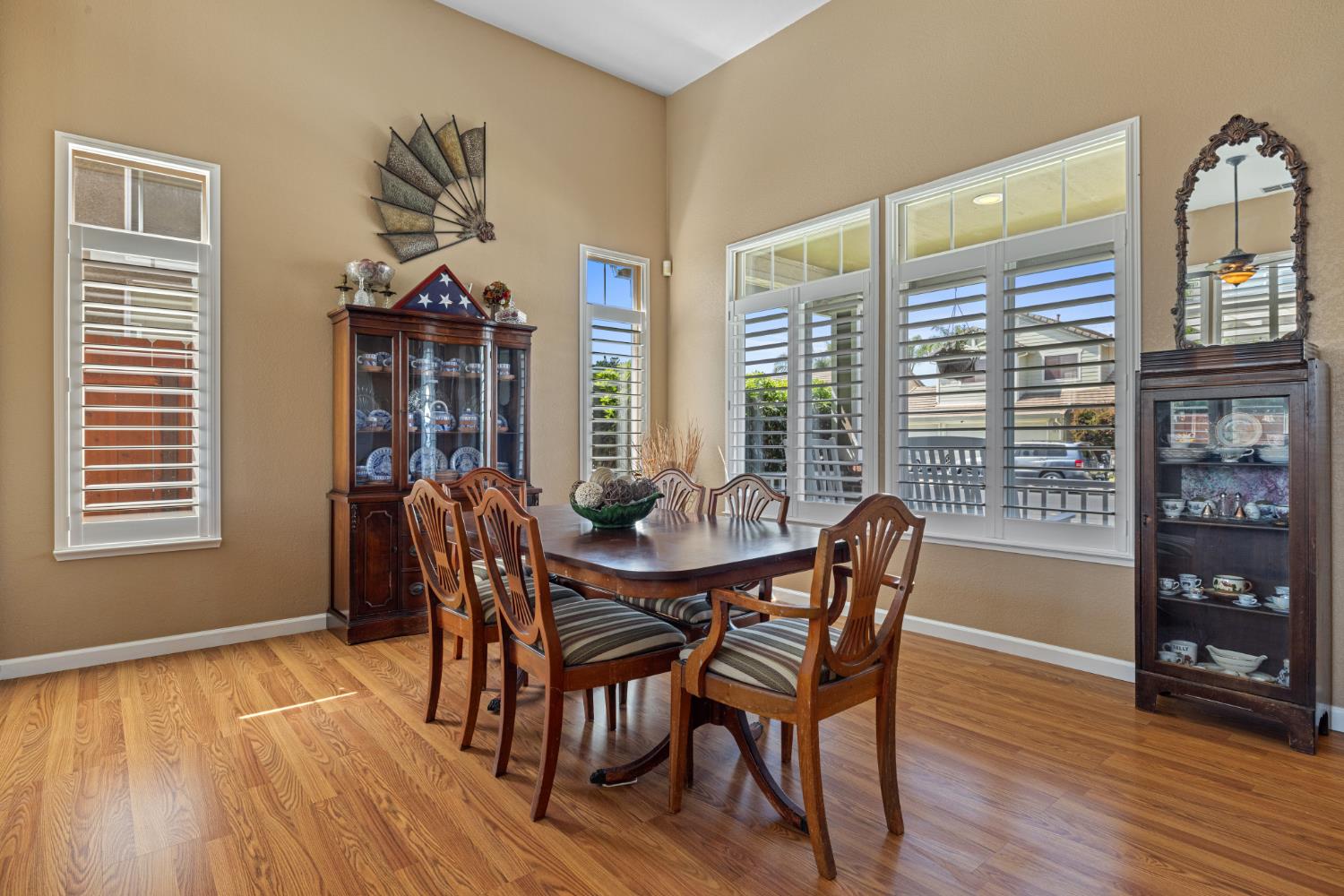 1956 Box Car Dr, Manteca, CA 95337