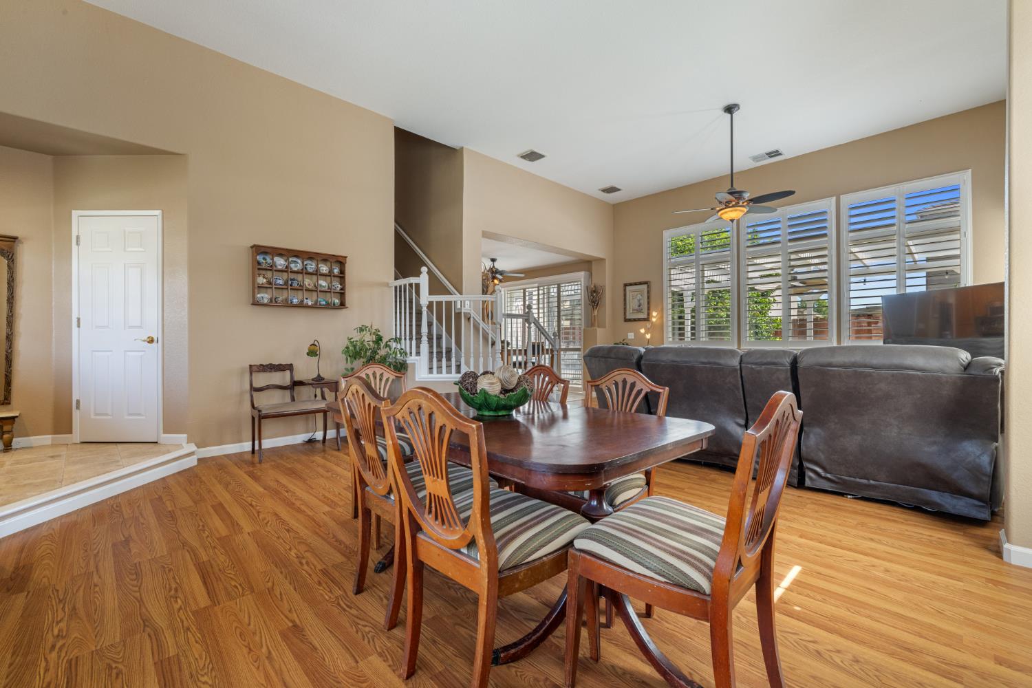 1956 Box Car Dr, Manteca, CA 95337
