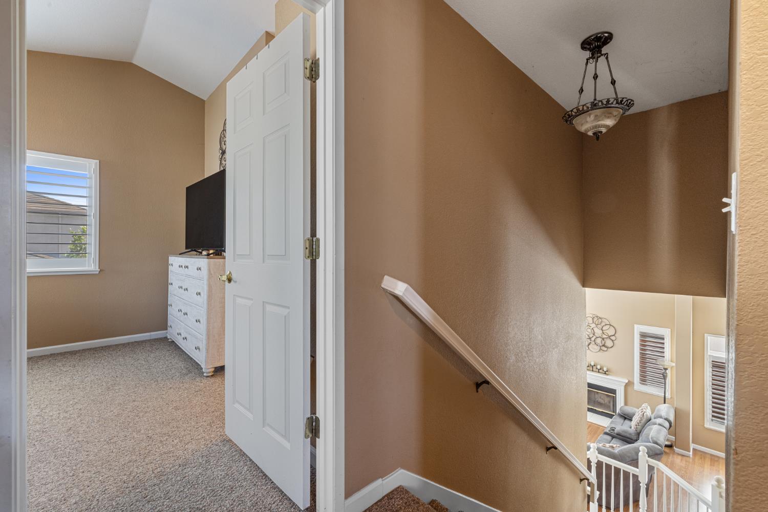 1956 Box Car Dr, Manteca, CA 95337