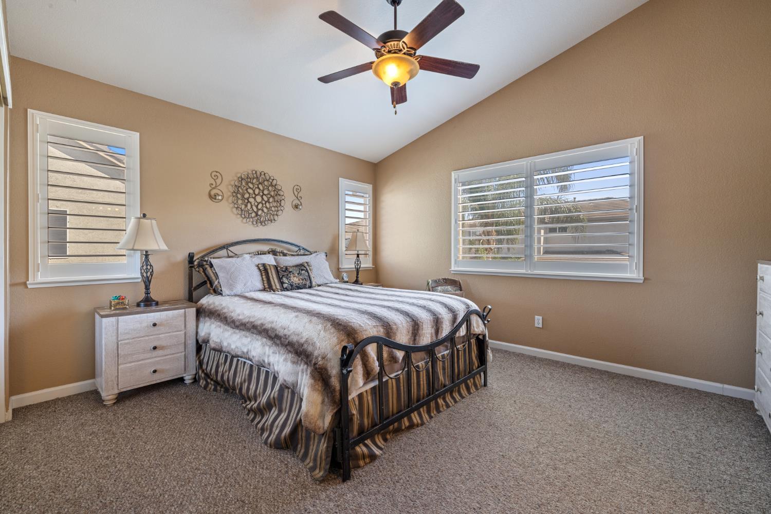 1956 Box Car Dr, Manteca, CA 95337