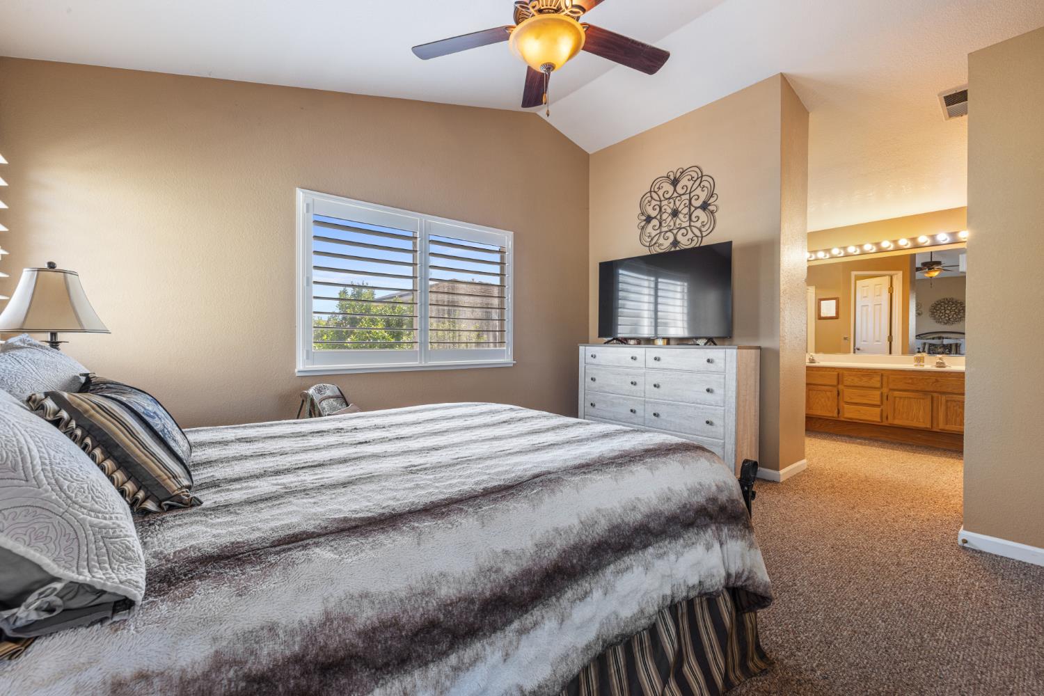 1956 Box Car Dr, Manteca, CA 95337
