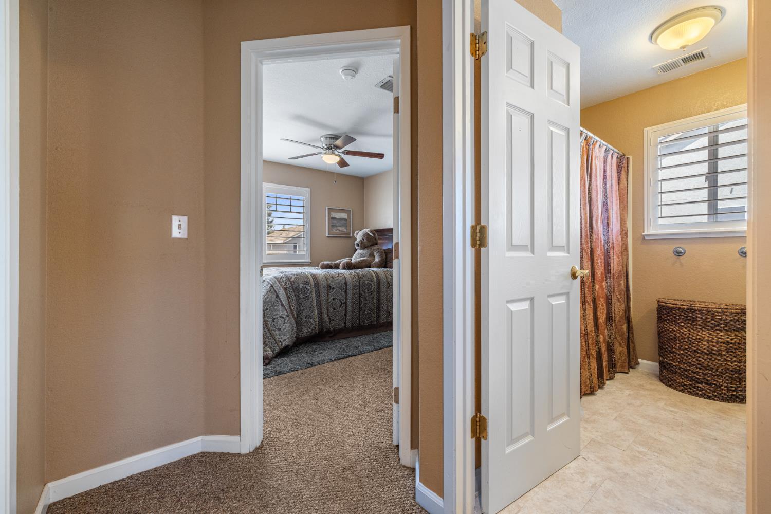 1956 Box Car Dr, Manteca, CA 95337