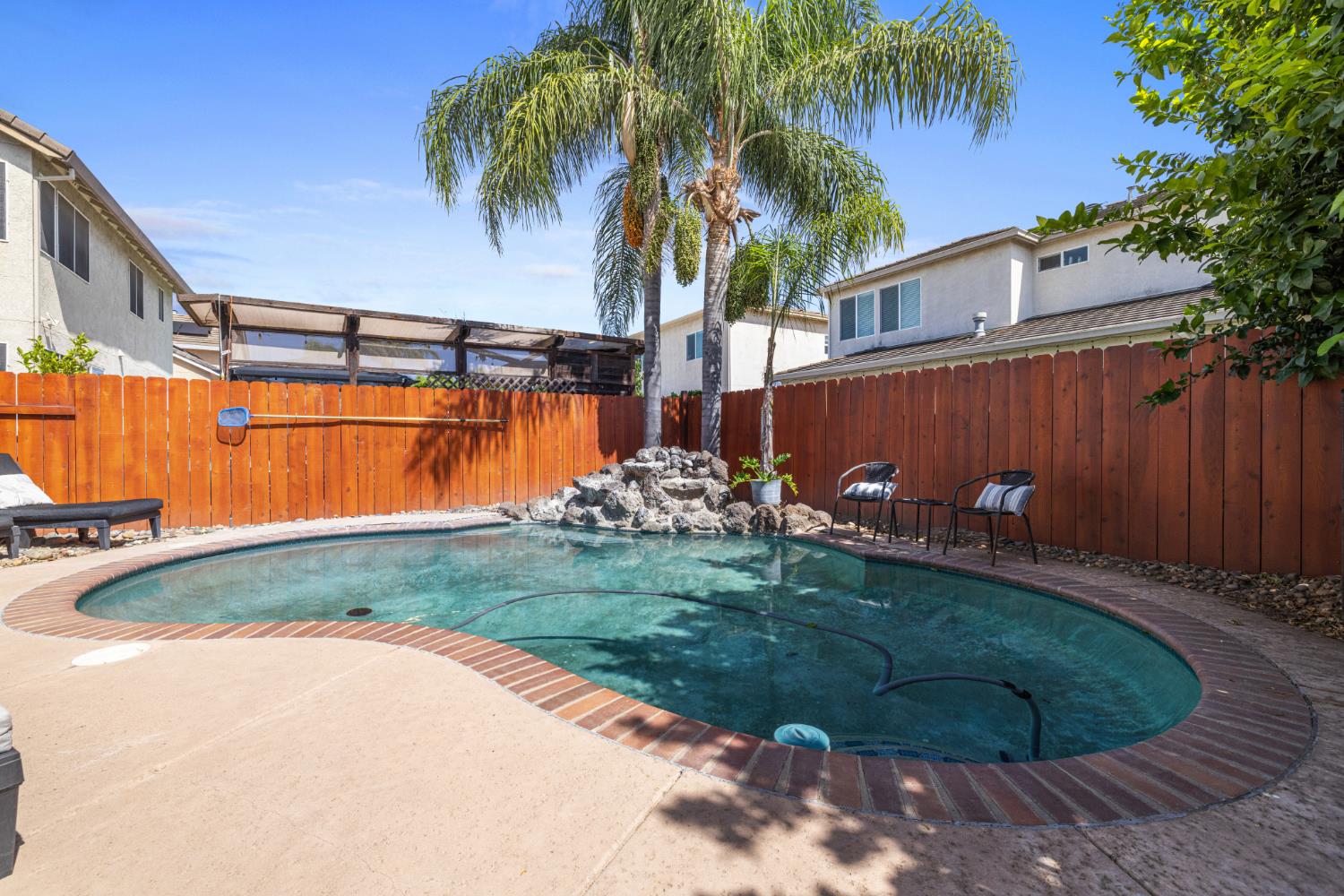 1956 Box Car Dr, Manteca, CA 95337
