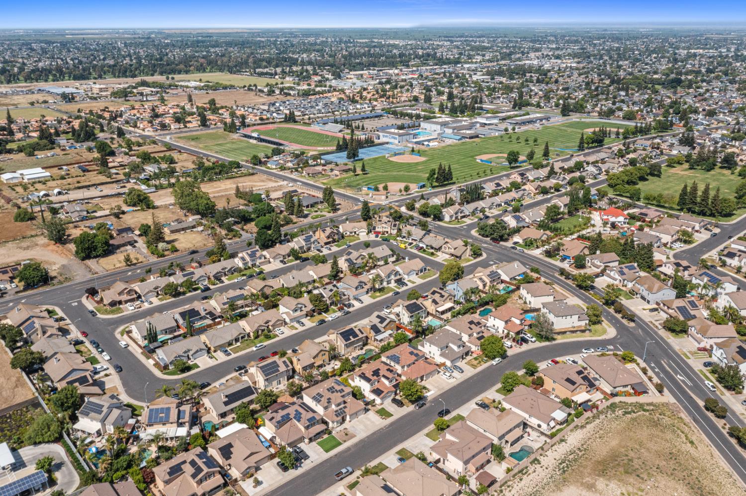 1956 Box Car Dr, Manteca, CA 95337