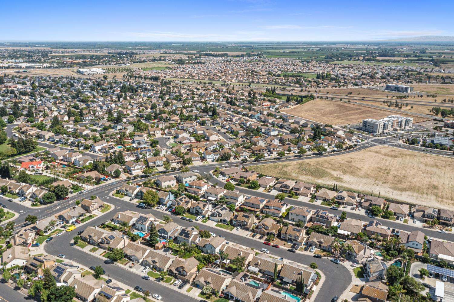 1956 Box Car Dr, Manteca, CA 95337