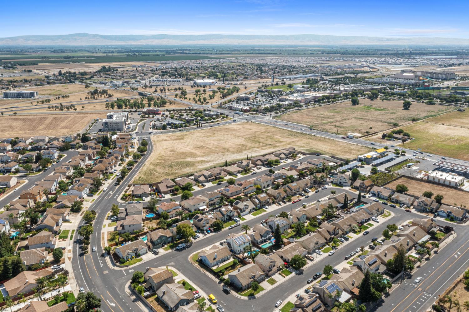 1956 Box Car Dr, Manteca, CA 95337