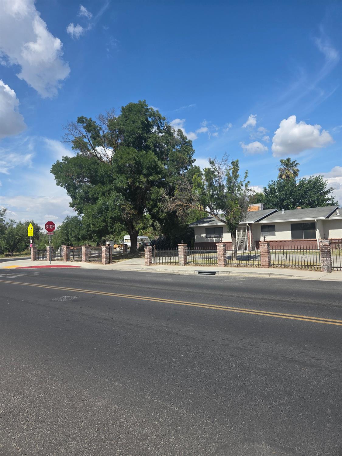6986 California St, Winton, CA 95388