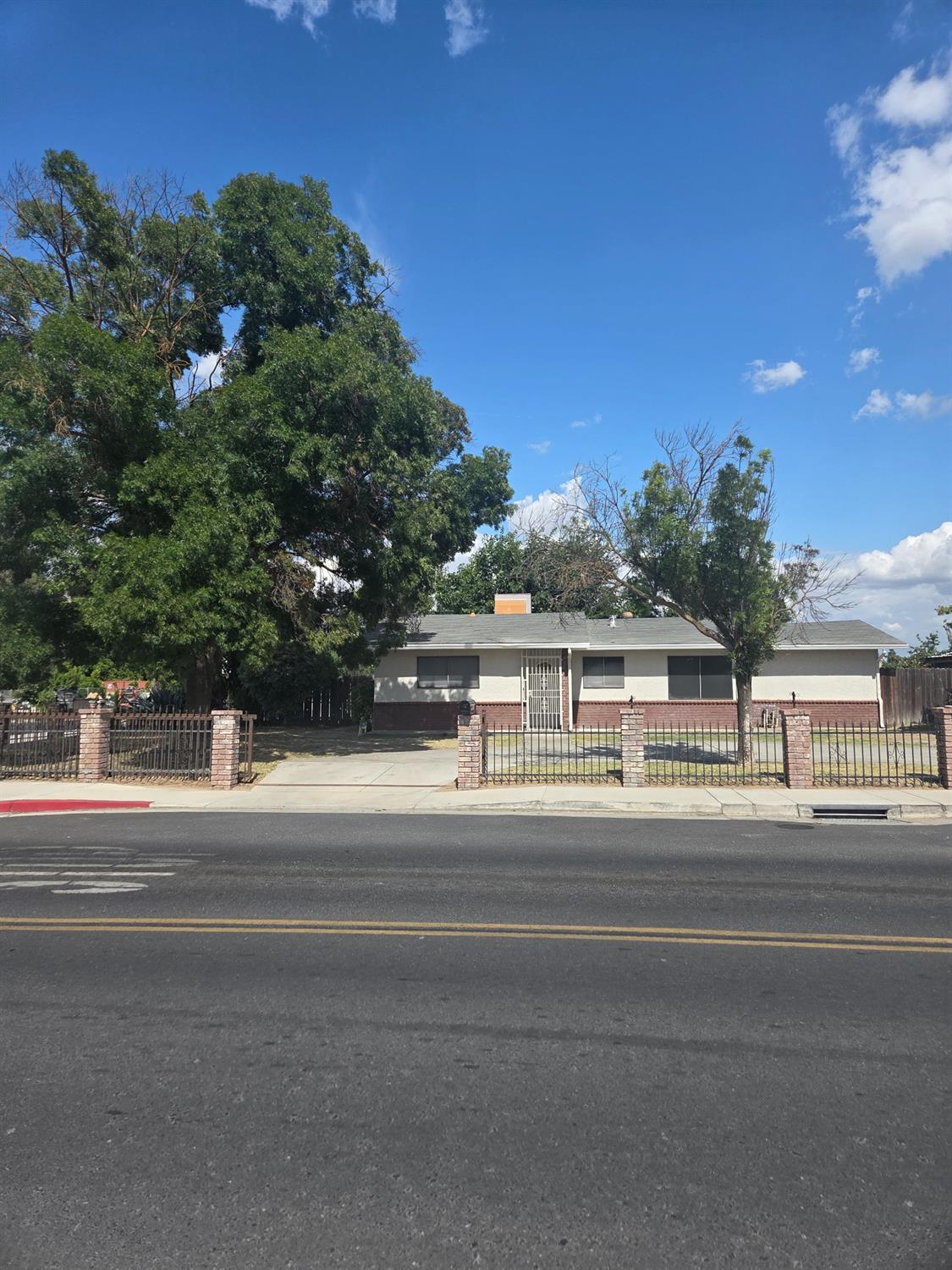 6986 California St, Winton, CA 95388