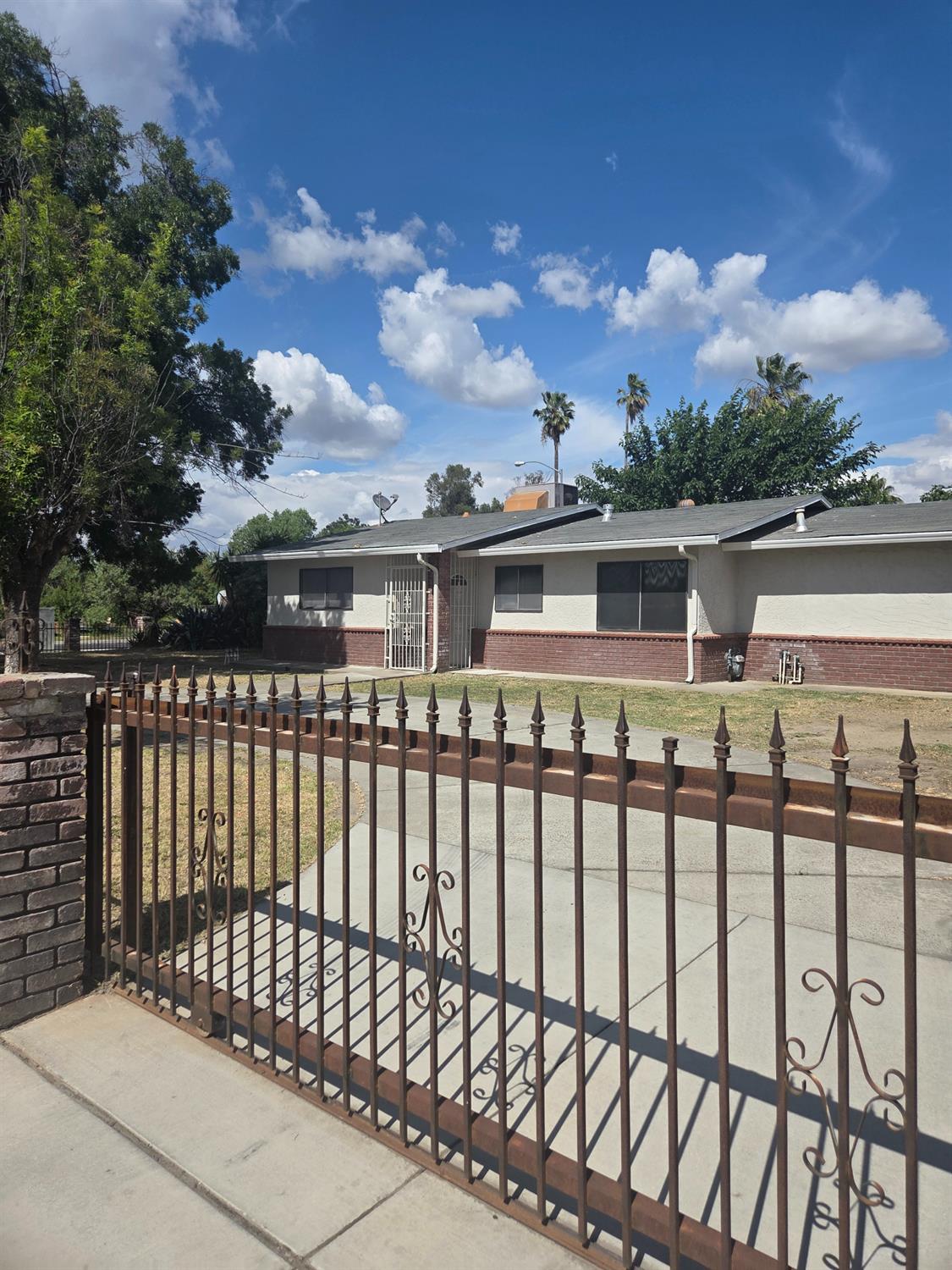 6986 California St, Winton, CA 95388
