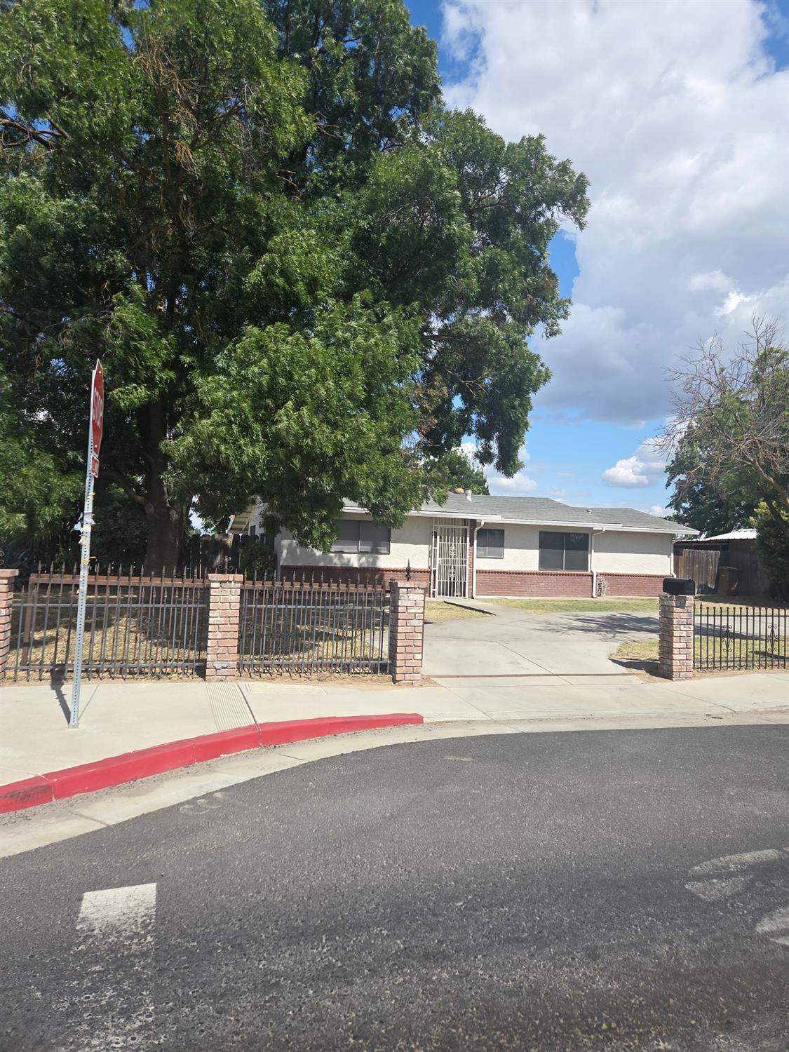 6986 California St, Winton, CA 95388