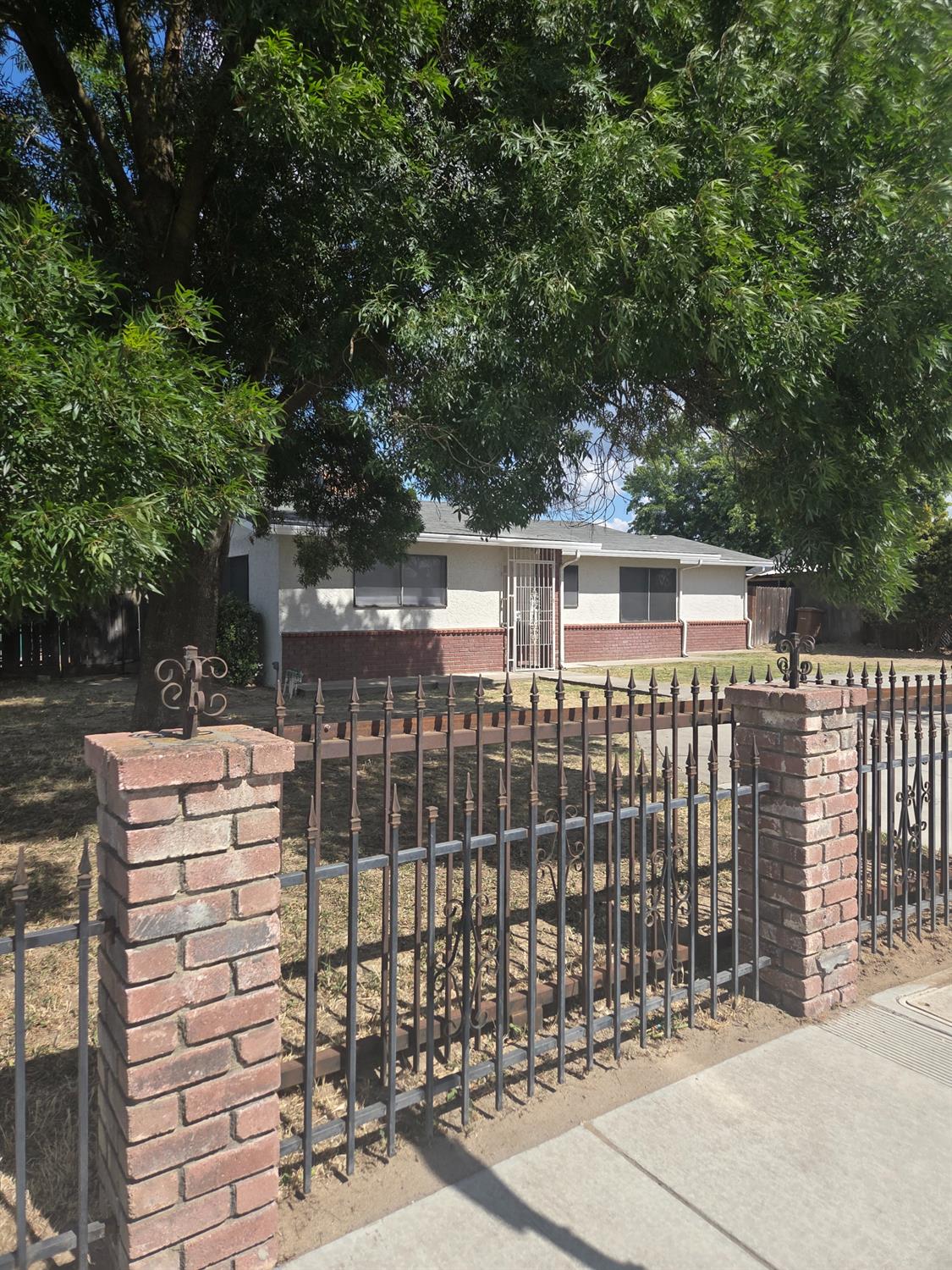 6986 California St, Winton, CA 95388