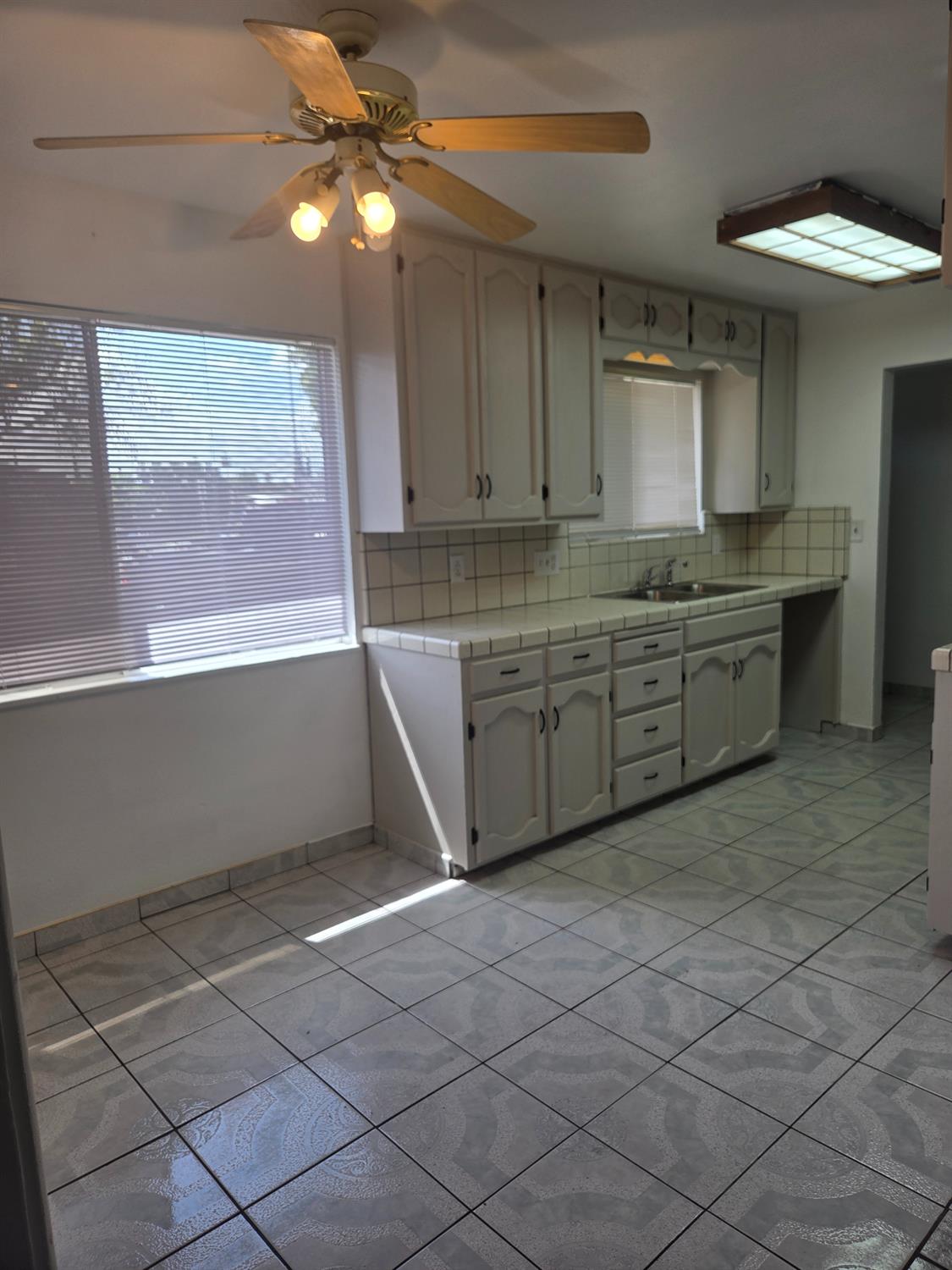 6986 California St, Winton, CA 95388
