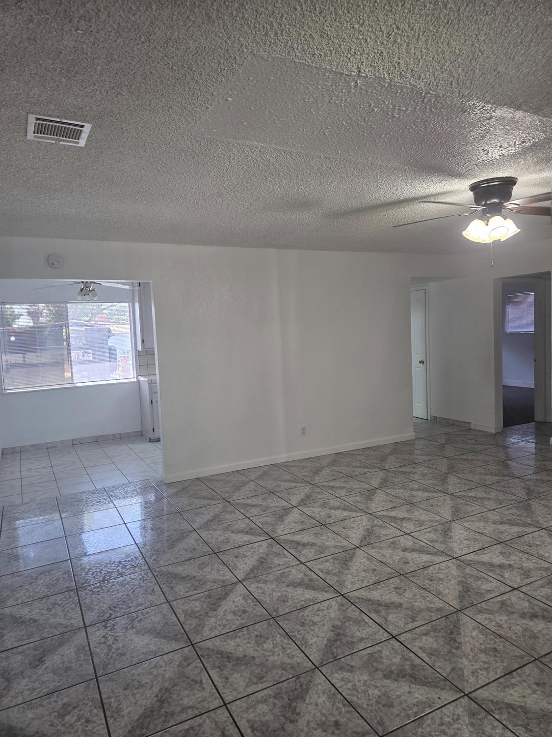 6986 California St, Winton, CA 95388