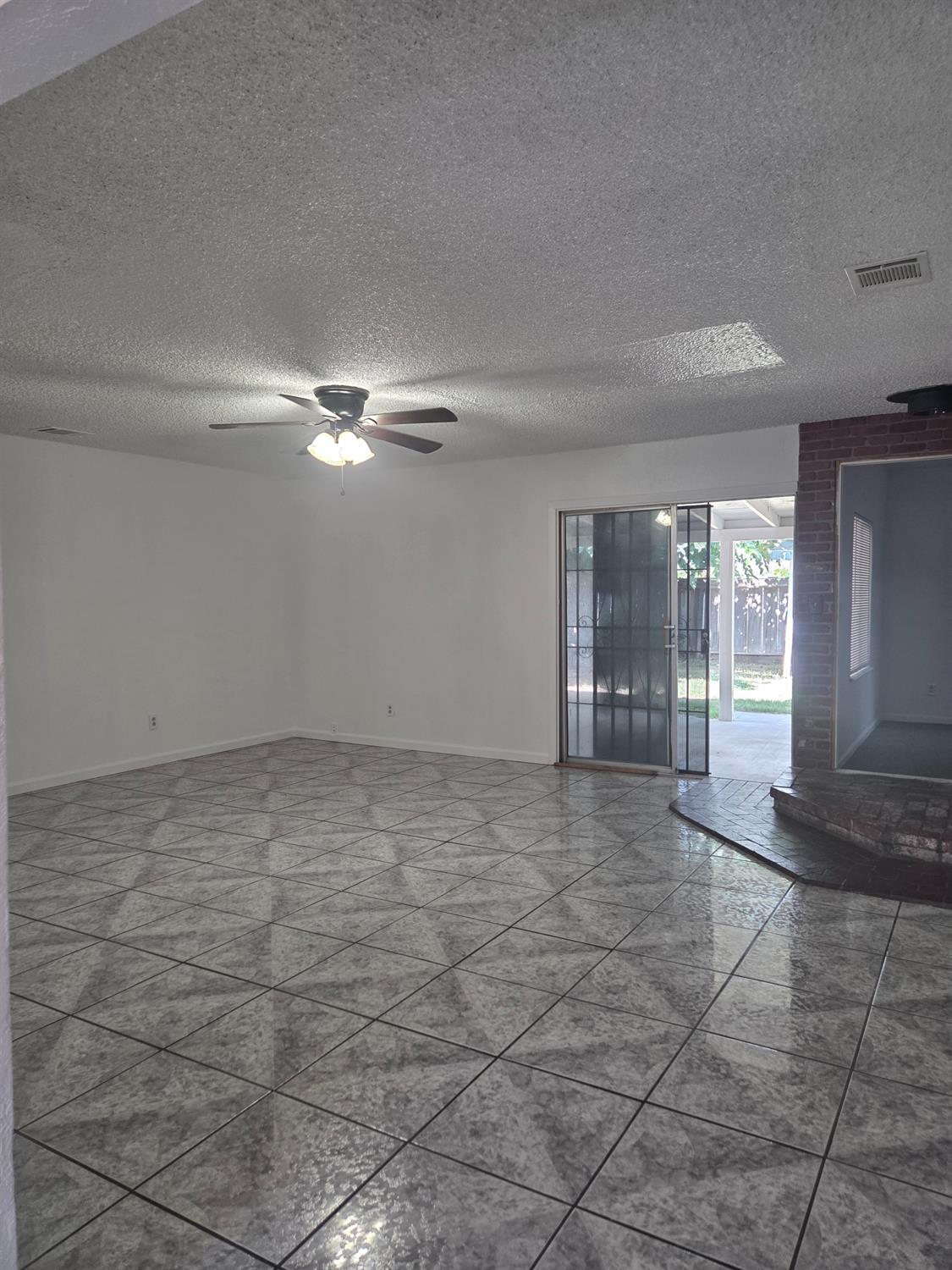 6986 California St, Winton, CA 95388