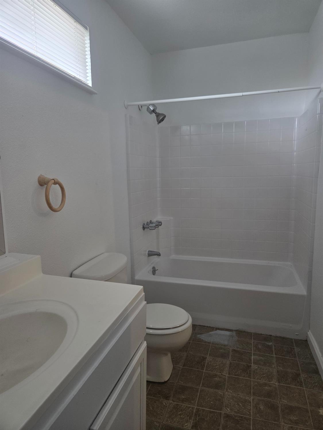 6986 California St, Winton, CA 95388
