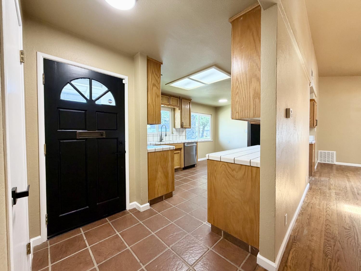 1128 Multnomah Dr, Modesto, CA 95350