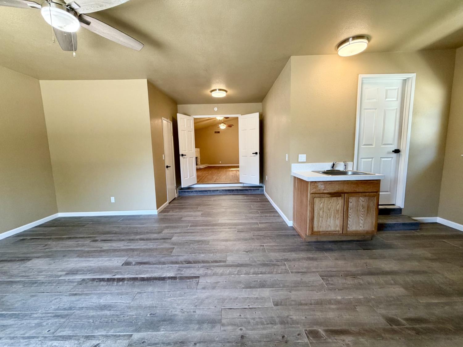 1128 Multnomah Dr, Modesto, CA 95350