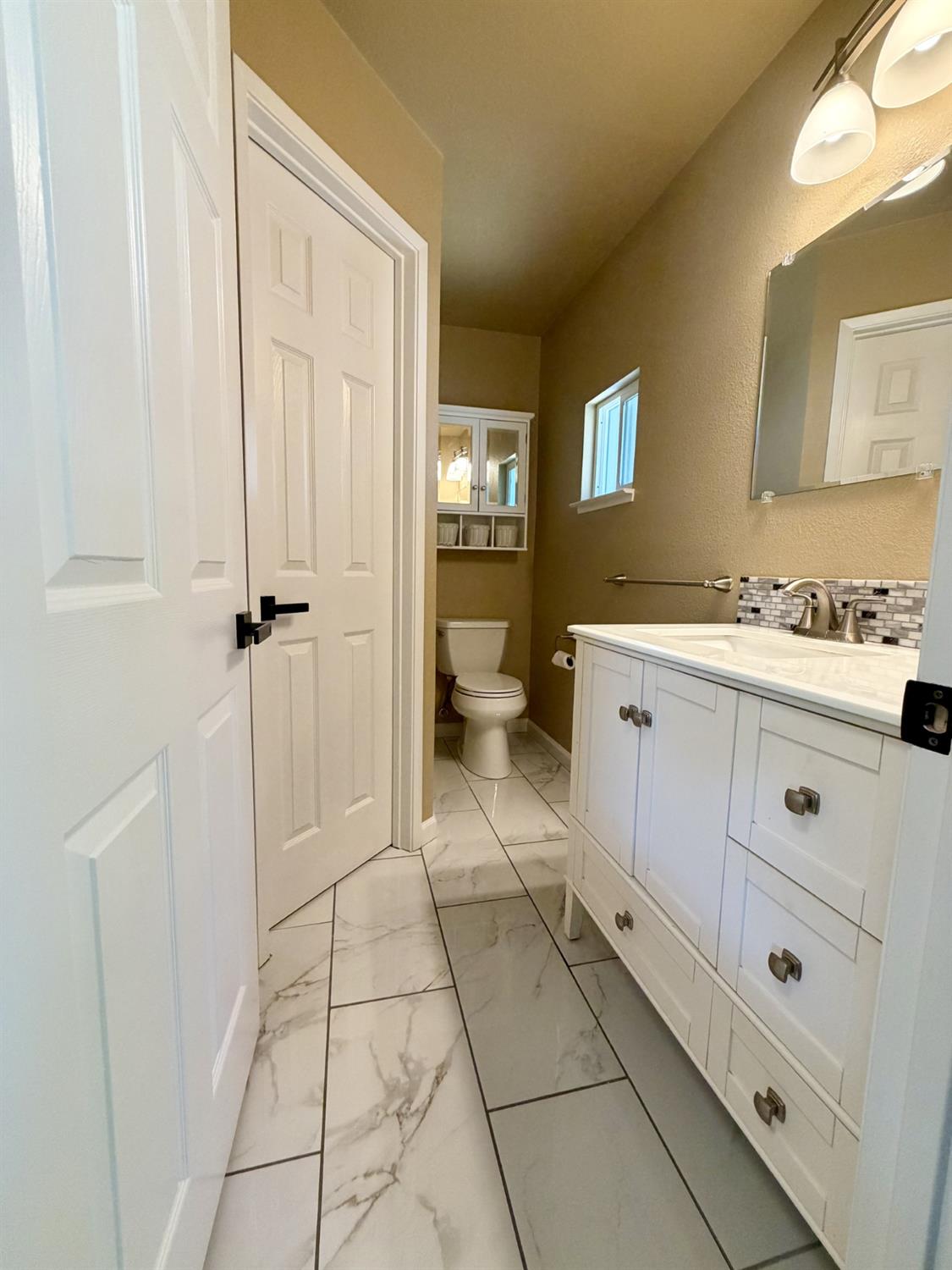 1128 Multnomah Dr, Modesto, CA 95350