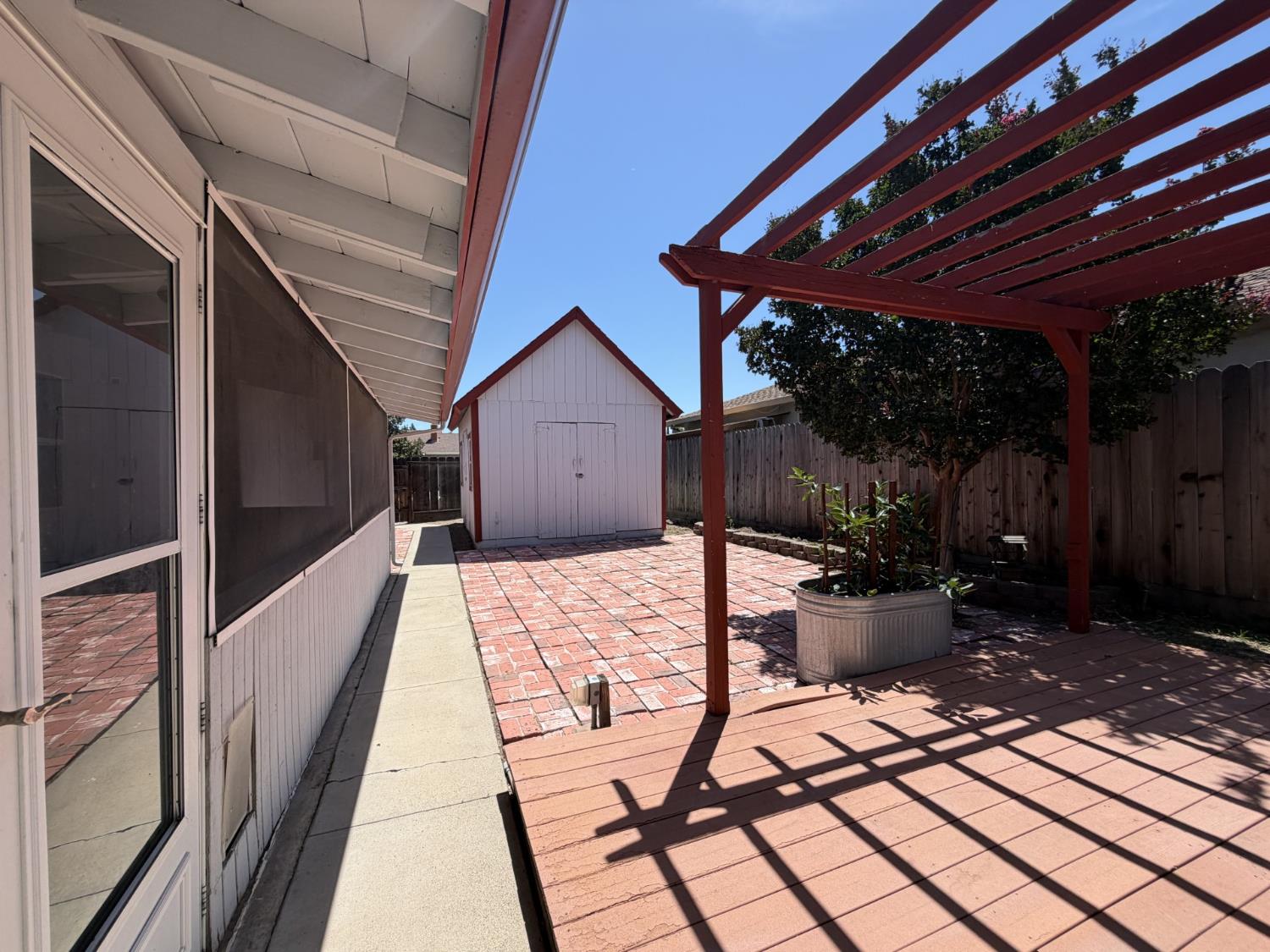 1128 Multnomah Dr, Modesto, CA 95350