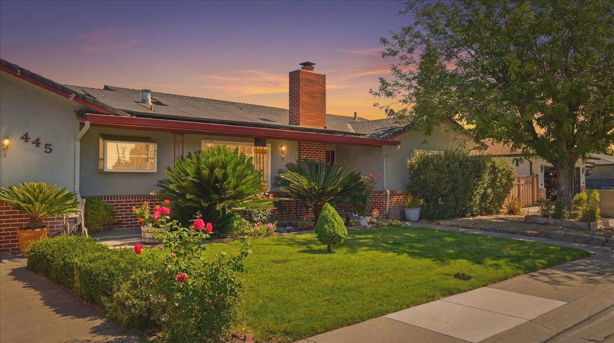 445 Northgate Dr, Manteca, CA 95336