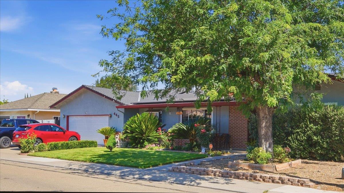 445 Northgate Dr, Manteca, CA 95336