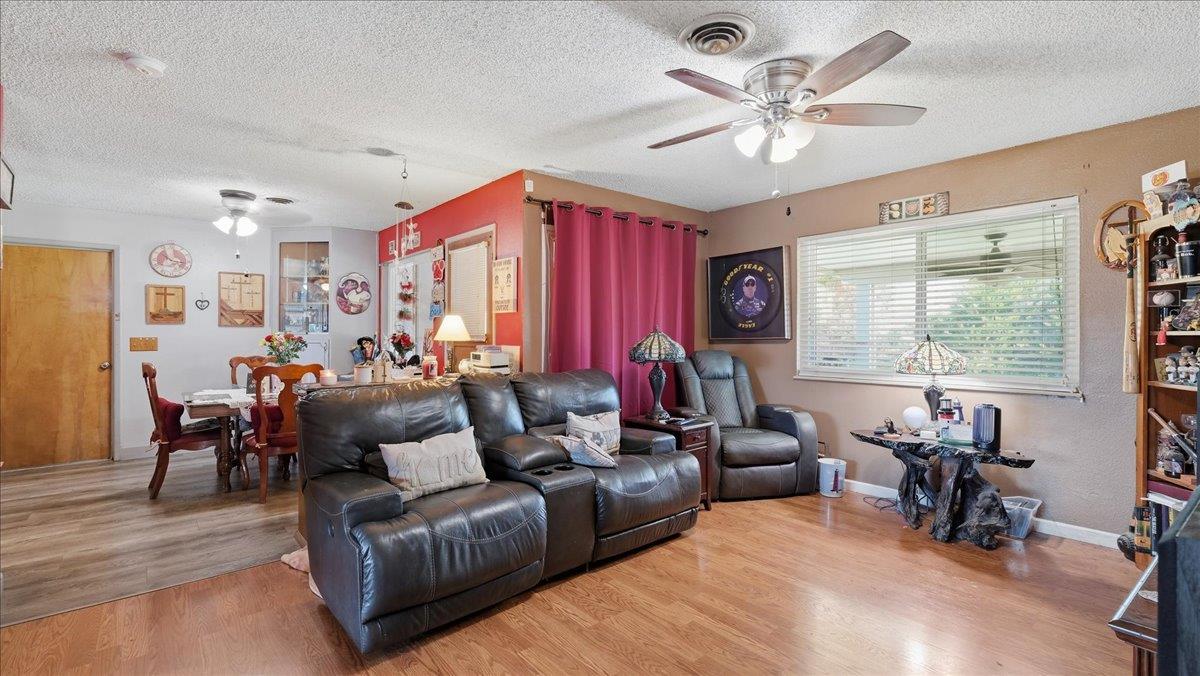 445 Northgate Dr, Manteca, CA 95336