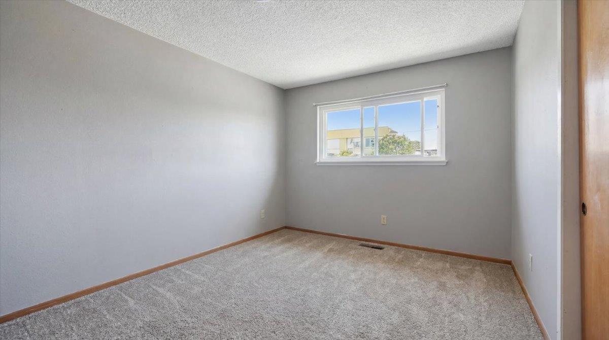 445 Northgate Dr, Manteca, CA 95336